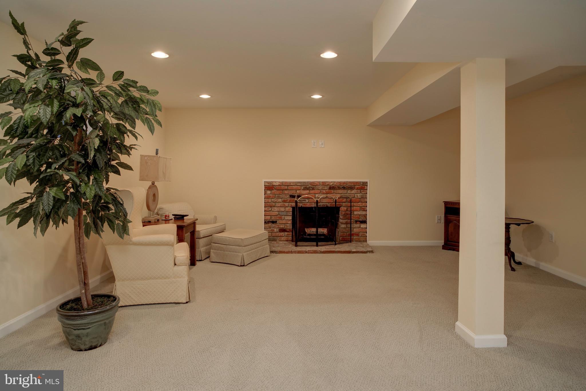 422 Old Courthouse Road Northeast Vienna, VA 22180 - Photo 29 of 34