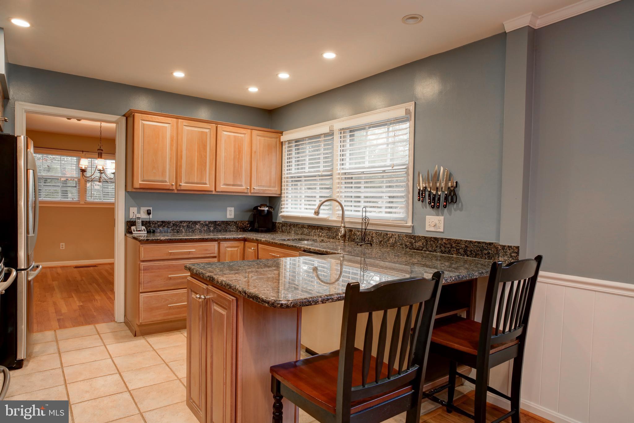 422 Old Courthouse Road Northeast Vienna, VA 22180 - Photo 7 of 34