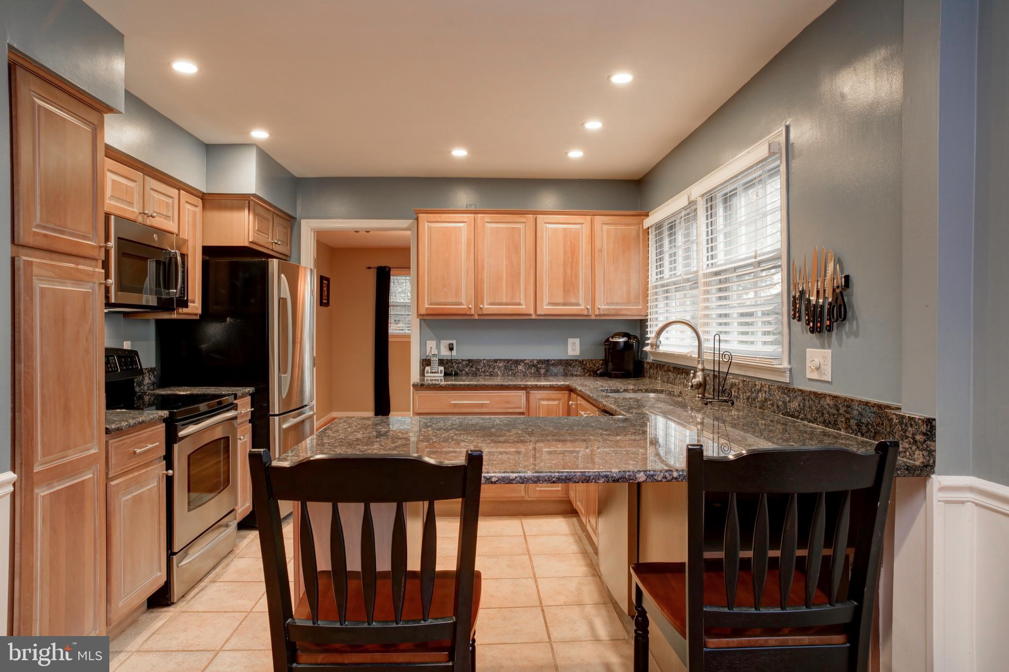 422 Old Courthouse Road Northeast Vienna, VA 22180 - Photo 8 of 34