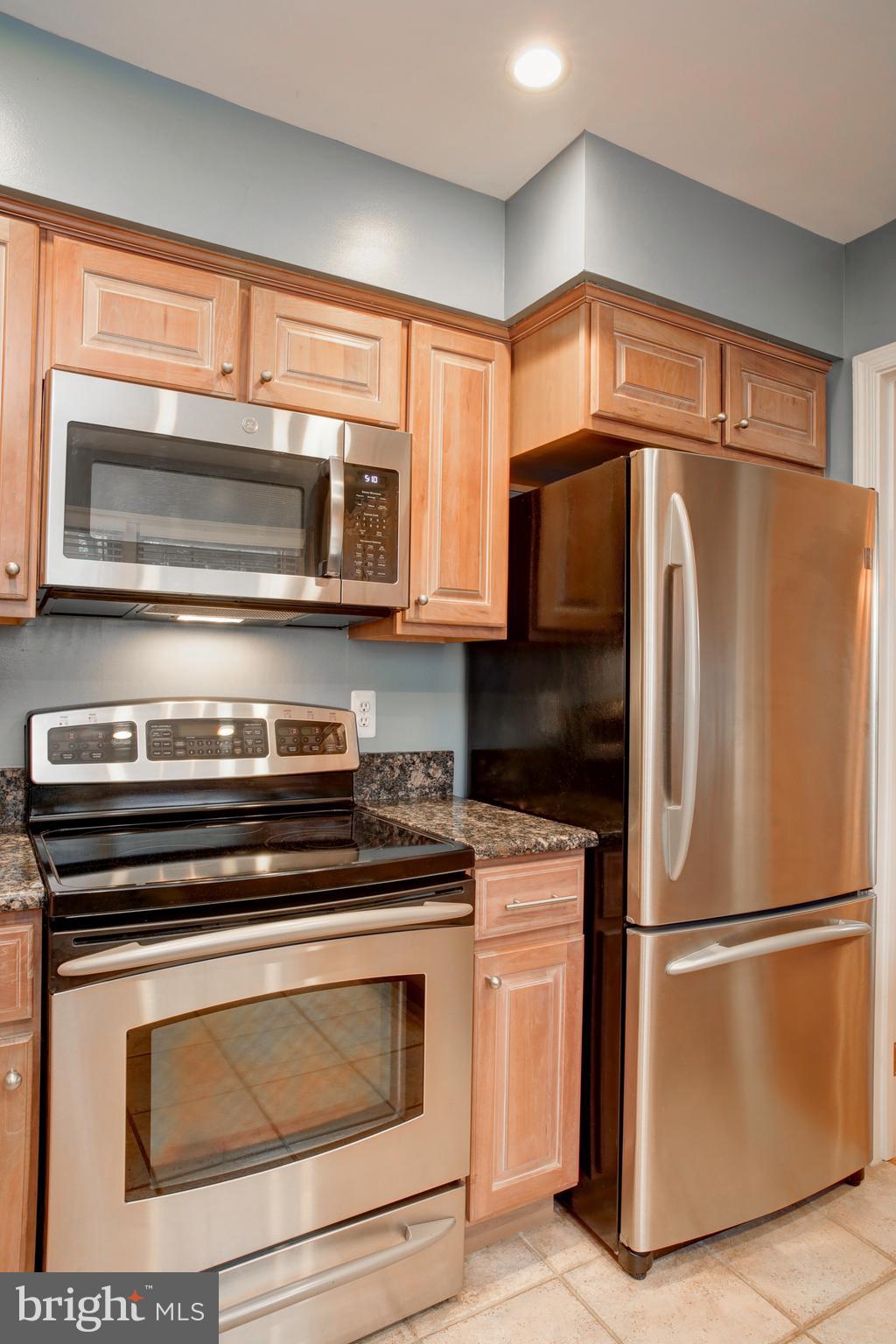 422 Old Courthouse Road Northeast Vienna, VA 22180 - Photo 10 of 34