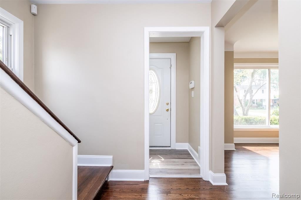 18259 Spring Court South Fraser, MI 48026 - Photo 6 of 51 Gallery Image 6