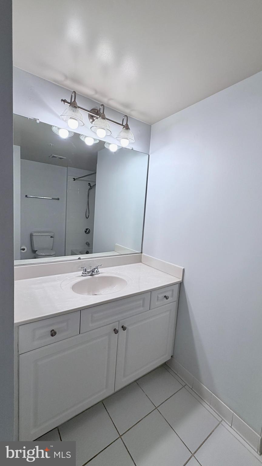 2726 Gallows Road, Unit 719 Vienna, VA 22180 - Photo 16 of 36