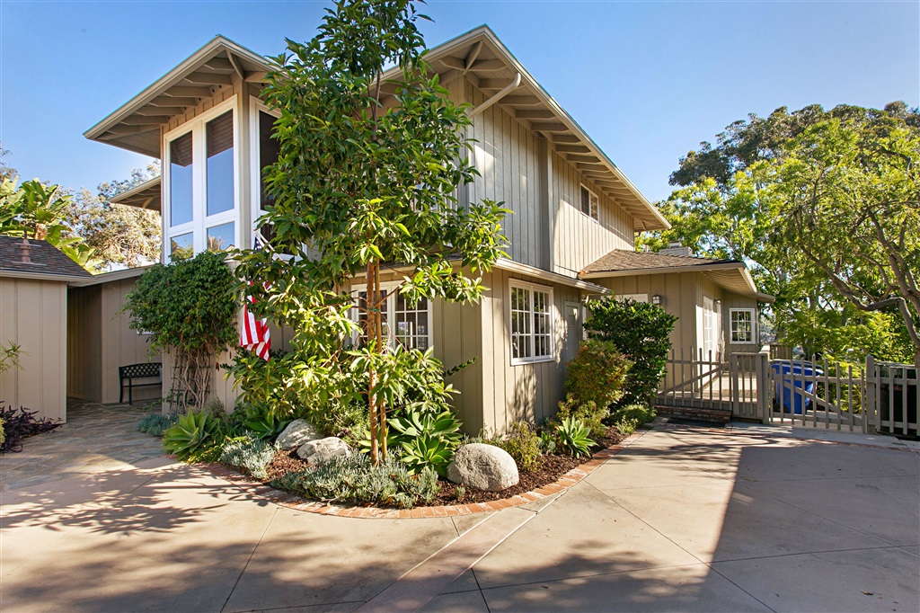 1579 Gascony Road Encinitas, CA 92024 - Photo 3 of 25