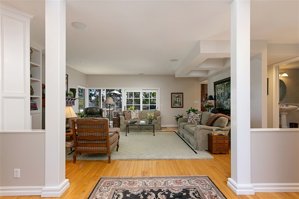 1579 Gascony Road Encinitas, CA 92024 - Photo 4 of 25