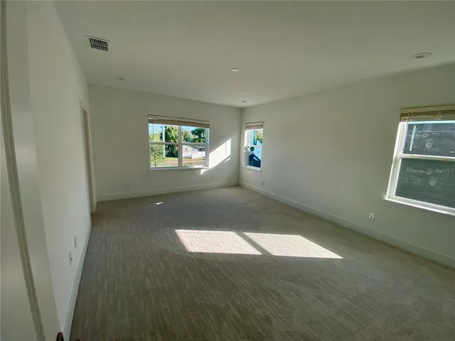 a view of empty room with window