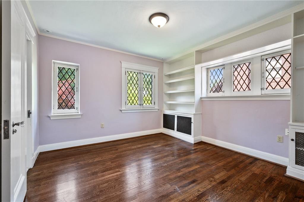 5454 Darlington Road Pittsburgh, PA 15217 - Photo 16 of 25