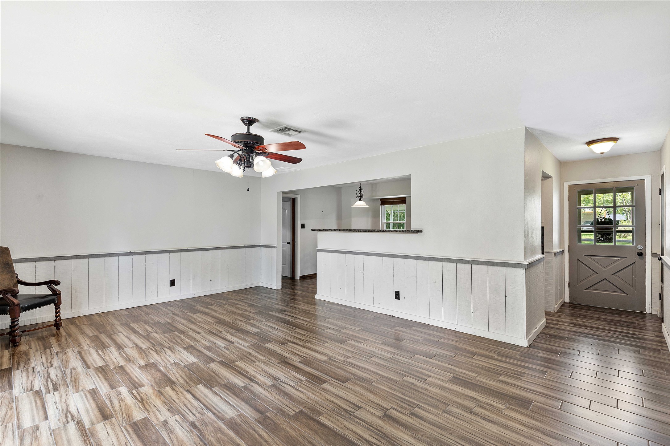 326 Broad Ripple Drive Houston, TX 77336 - Photo 14 of 39 Gallery Image 14