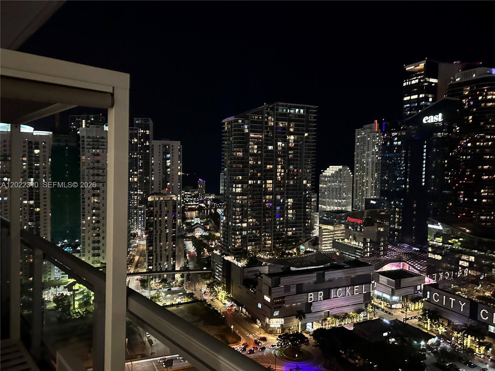 92 Southwest 3rd Street, Unit 3703 Miami, FL 33130 - Photo 21 of 24