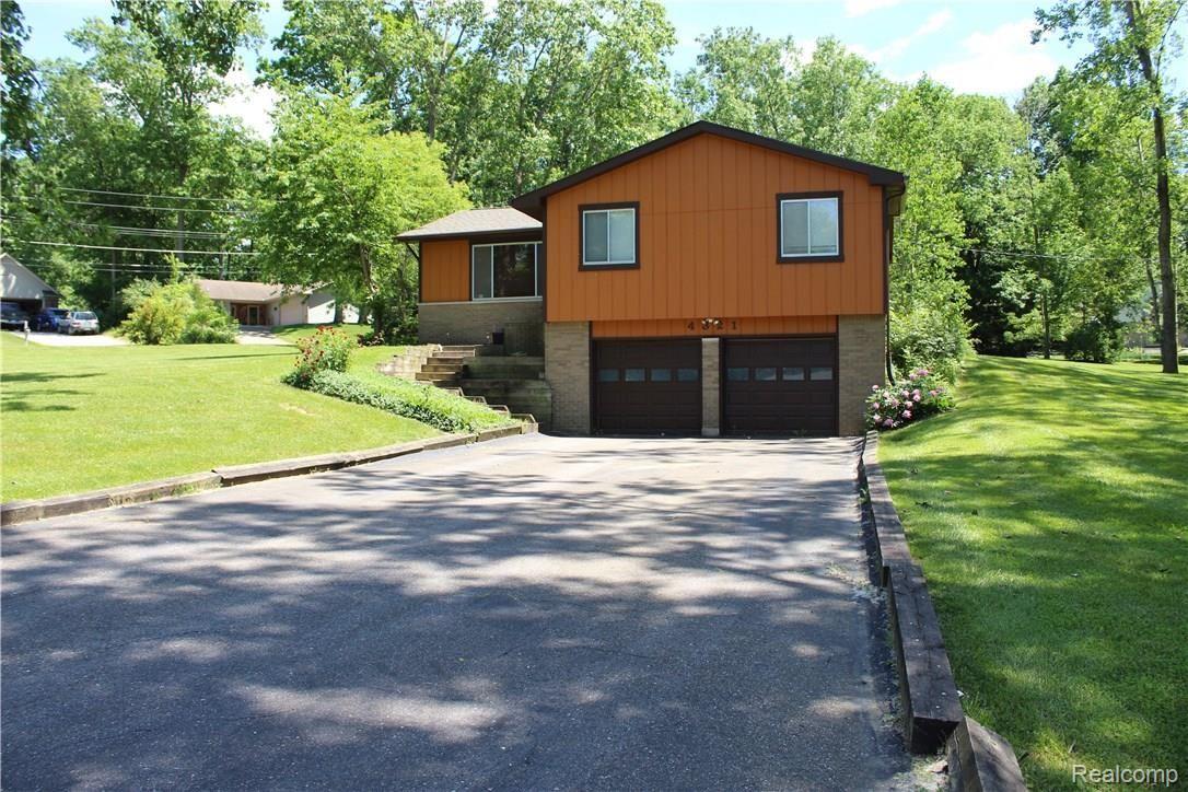 4321 Rurik Drive Howell, MI 48843 - Photo 2 of 12 IMG_0063.JPG