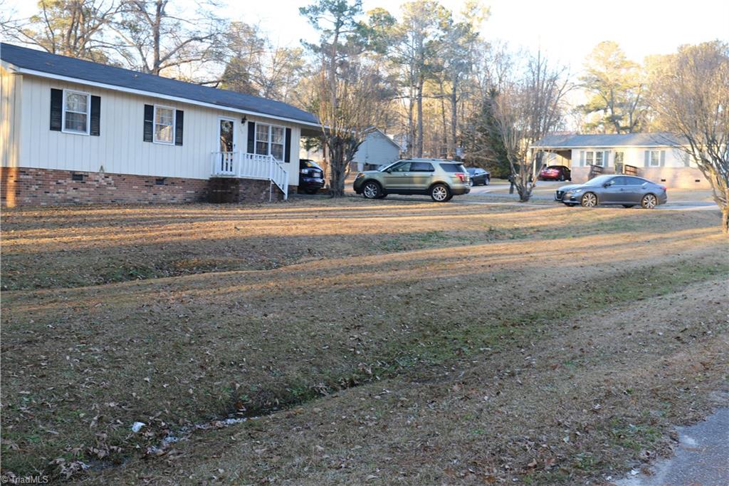 709 Juniper Street Rockingham, NC 28379 - Photo 3 of 37