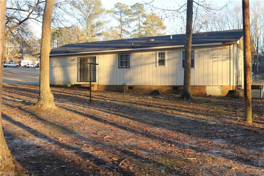 709 Juniper Street Rockingham, NC 28379 - Photo 5 of 37