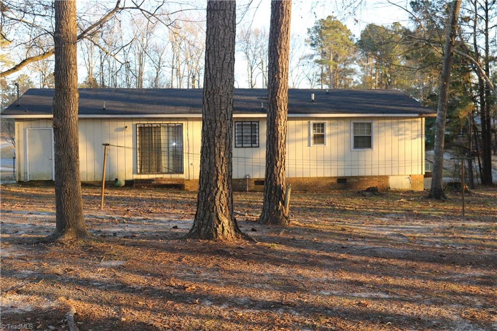 709 Juniper Street Rockingham, NC 28379 - Photo 6 of 37