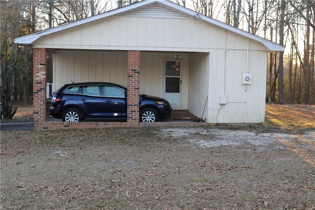 709 Juniper Street Rockingham, NC 28379 - Photo 7 of 37