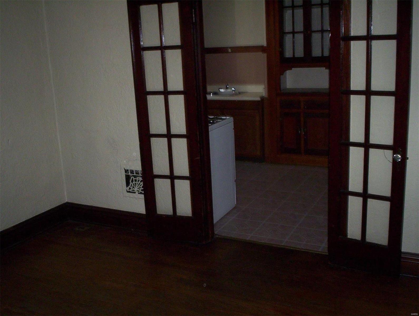 6516 Morgan Ford Road St. Louis, MO 63116 - Photo 3 of 9