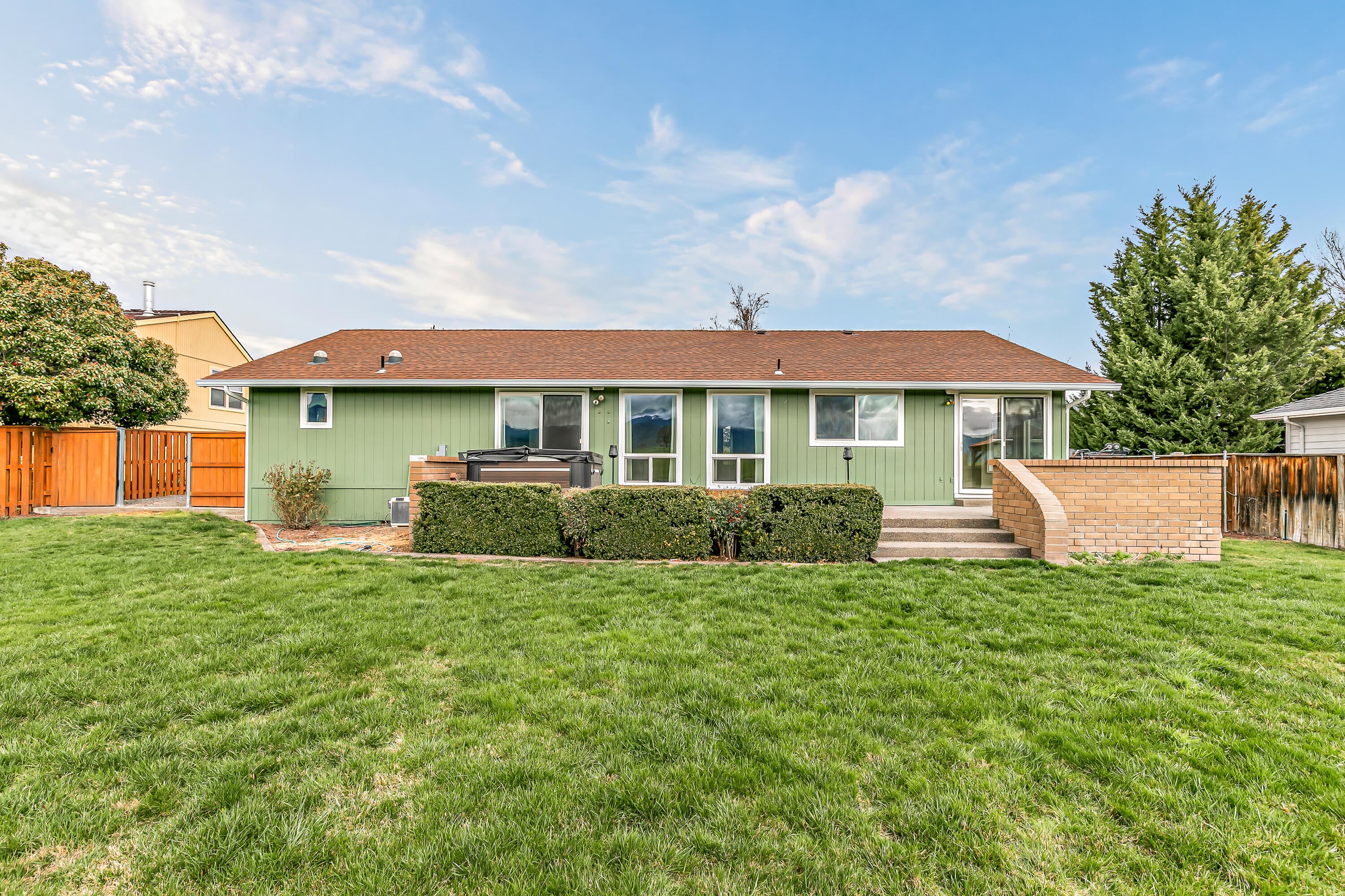 2854 Yvonne Road Medford, OR 97504 - Photo 29 of 41 9R9A0448