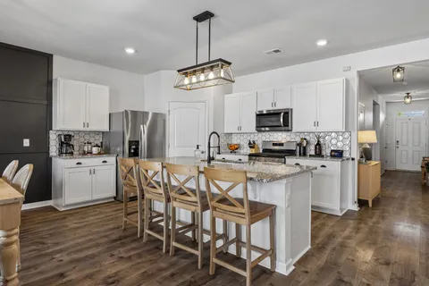 $389,900 | 2013 Tate Farm Lane, White House, TN 37188