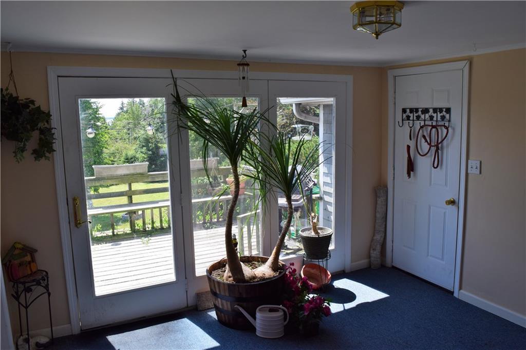 36 Madockawando Road Castine, ME 04421 - Photo 19 of 32 Mudroom / deck