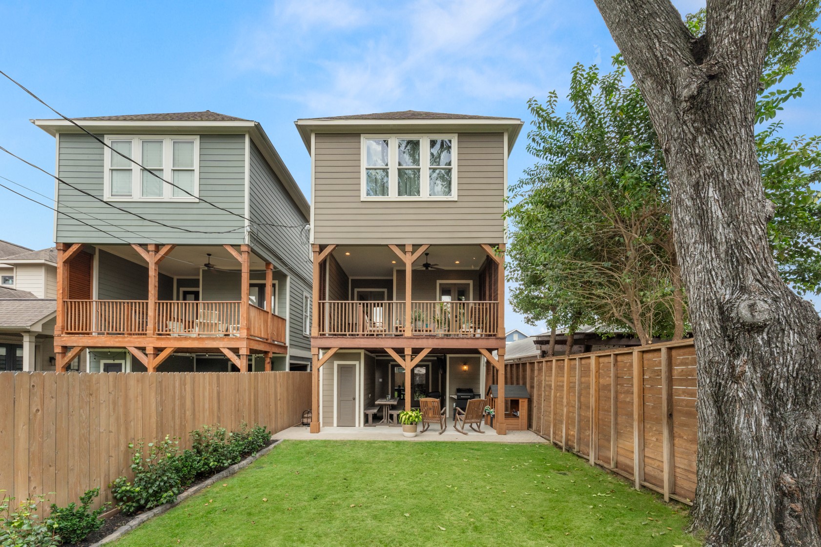 836 East 24th Street Houston, TX 77009 - Photo 2 of 40 Plenty of space for pets, pool, parties, or kids!
