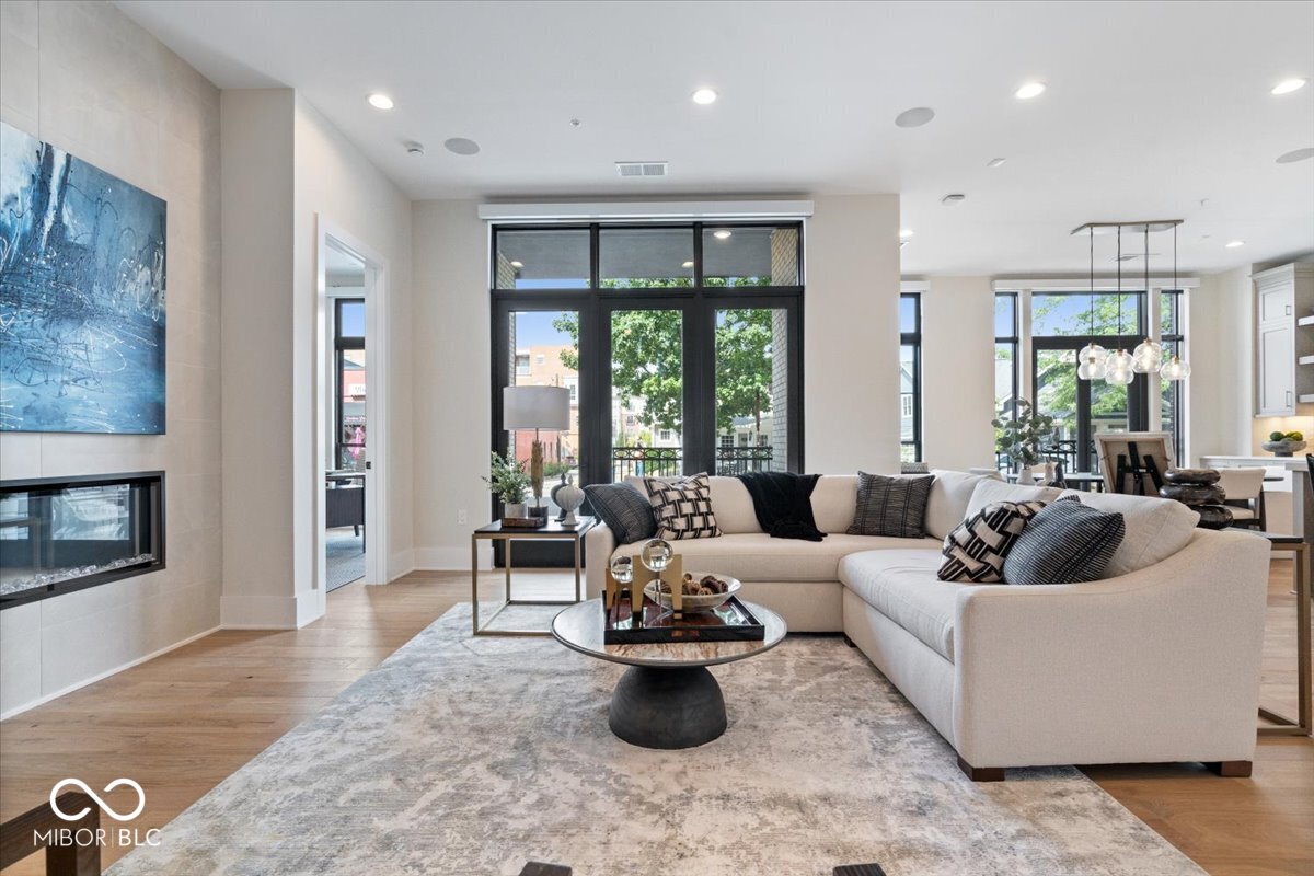 41 North Rangeline Road, Unit 3 Carmel, IN 46032 - Photo 3 of 40