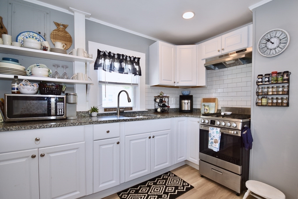 30 13th Street Wareham, MA 02558 - Photo 12 of 31