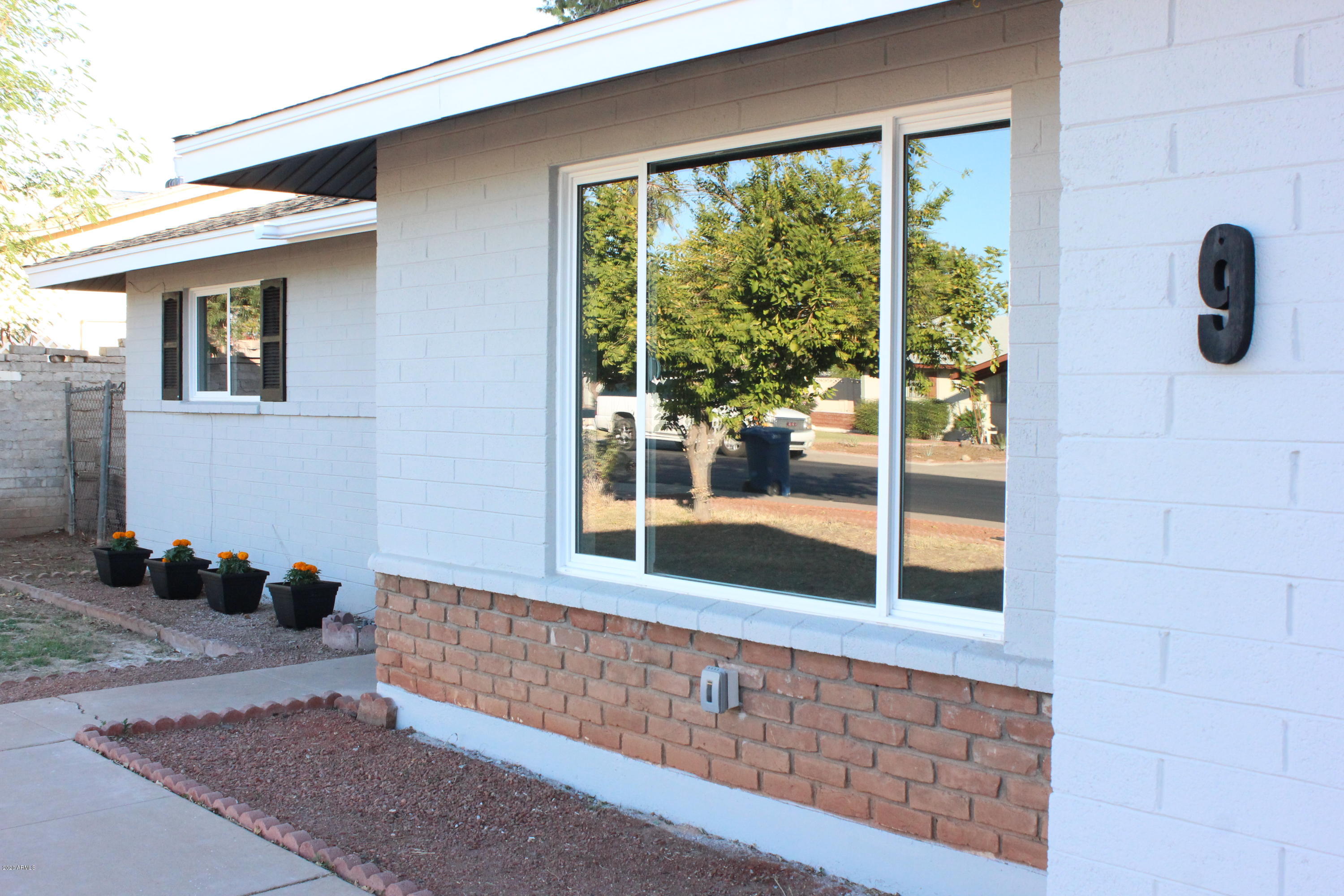 9 West Del Rio Drive Tempe, AZ 85282 - Photo 3 of 39 Front