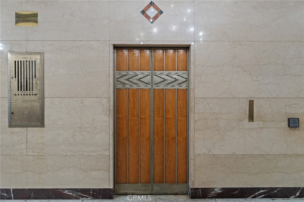 460 South Spring Street, Unit 302 Los Angeles, CA 90013 - Photo 20 of 24 a view of entryway with bathroom