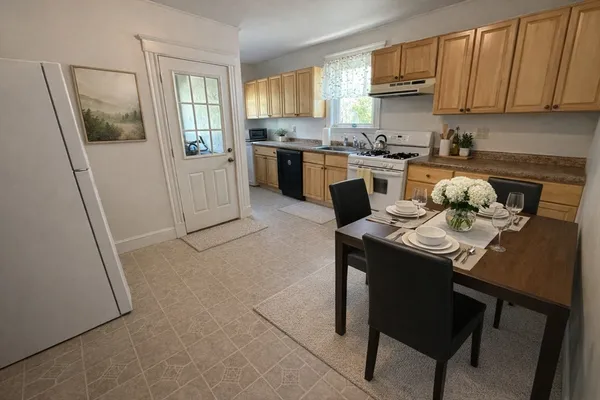 $3,200 | 72 South Crescent Circuit, Unit 72, Boston, MA 02135