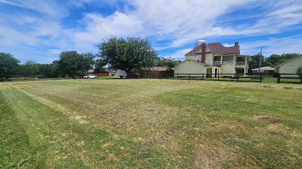 116 Cooper Street Pilot Point, TX 76258 - Photo 2 of 8 West to East view