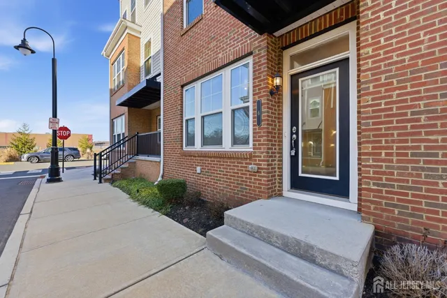 $3,600 | 6 Bond Street, North Brunswick, NJ 08902