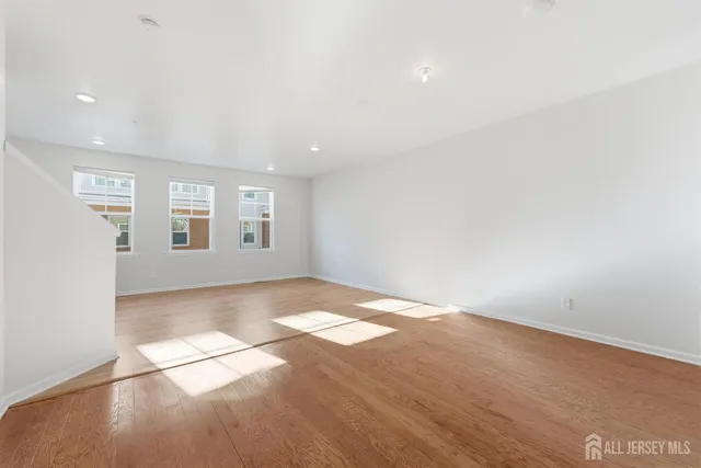 $3,600 | 6 Bond Street, North Brunswick, NJ 08902