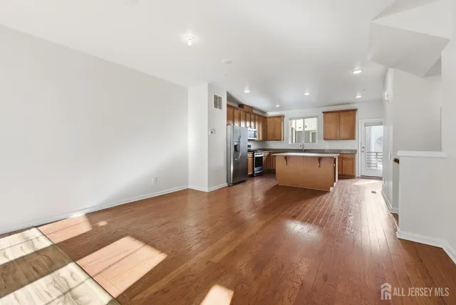 $3,600 | 6 Bond Street, North Brunswick, NJ 08902