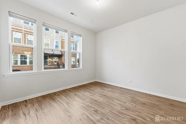 $3,600 | 6 Bond Street, North Brunswick, NJ 08902