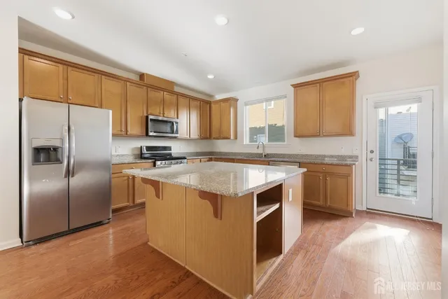 $3,600 | 6 Bond Street, North Brunswick, NJ 08902