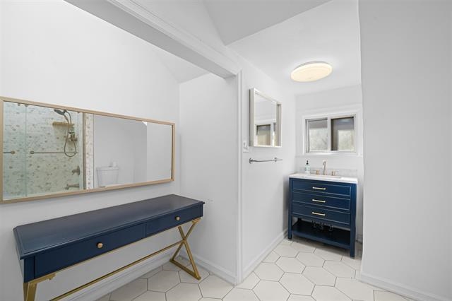 2746 John F. Kennedy Boulevard Jersey City, NJ 07306 - Photo 30 of 37 a view of room with flat screen tv and windows