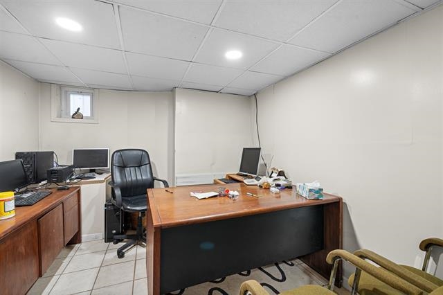 2746 John F. Kennedy Boulevard Jersey City, NJ 07306 - Photo 31 of 37 a room with furniture and workspace