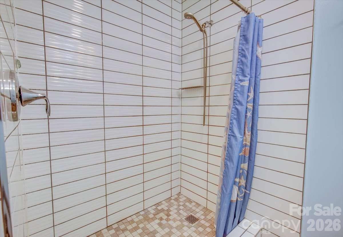 972 Harper Road Hendersonville, NC 28792 - Photo 11 of 28