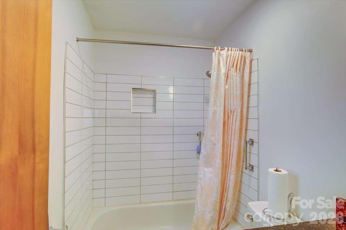 972 Harper Road Hendersonville, NC 28792 - Photo 13 of 28