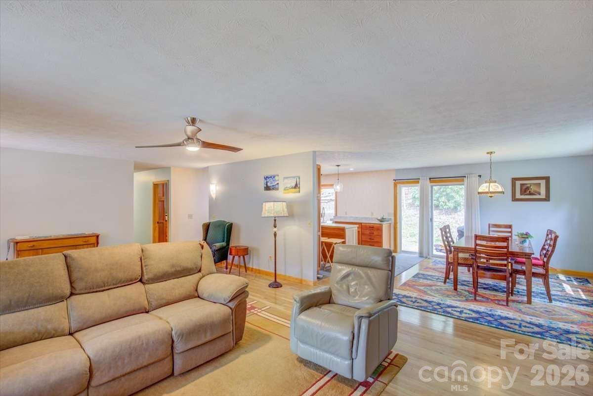 972 Harper Road Hendersonville, NC 28792 - Photo 5 of 28