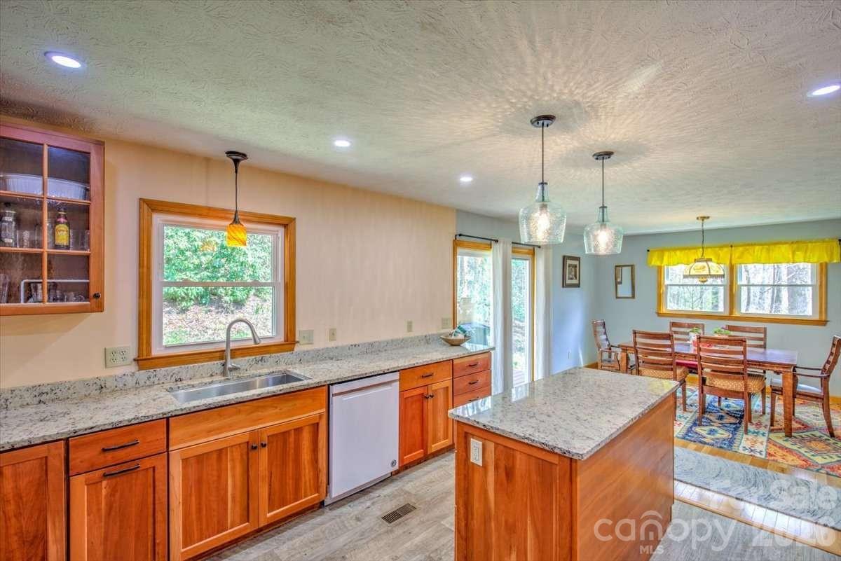 972 Harper Road Hendersonville, NC 28792 - Photo 7 of 28