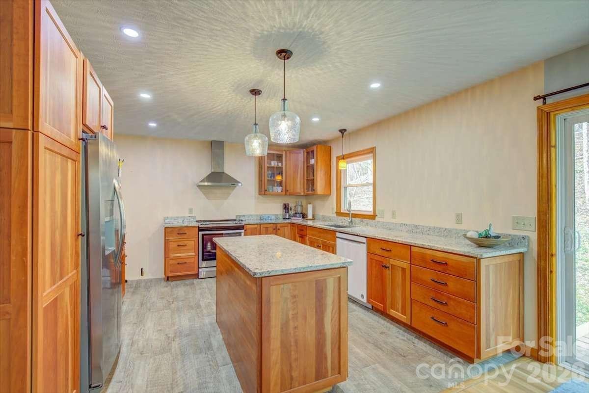 972 Harper Road Hendersonville, NC 28792 - Photo 8 of 28