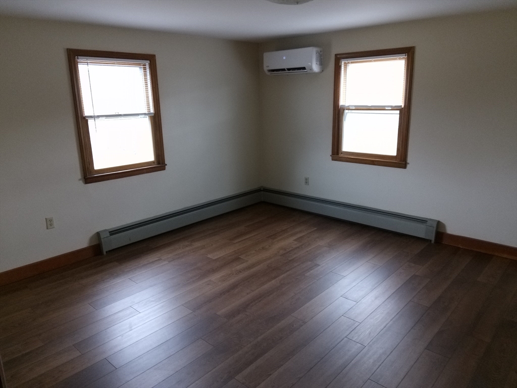 121 King Philip Road Worcester, MA 01606 - Photo 5 of 31