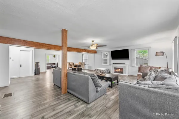 $400,000 | 34820 North Holman Avenue, Ingleside, IL 60041
