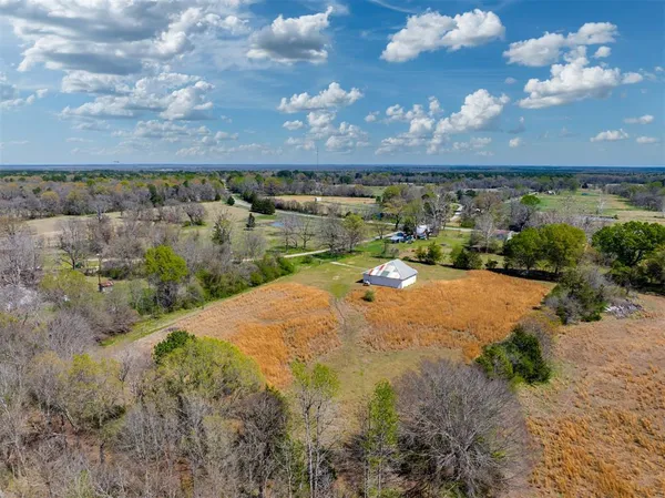 $395,000 | 48 County Road 2360, Bagwell, TX 75412