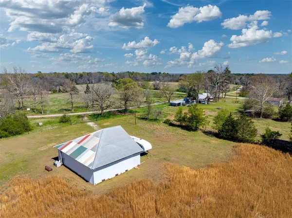 $395,000 | 48 County Road 2360, Bagwell, TX 75412