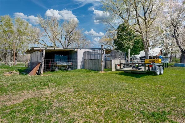 $395,000 | 48 County Road 2360, Bagwell, TX 75412