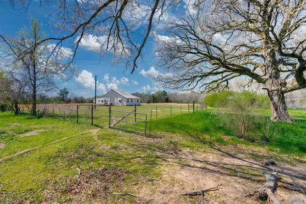 $395,000 | 48 County Road 2360, Bagwell, TX 75412
