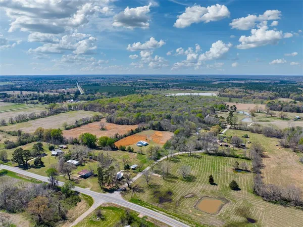 $395,000 | 48 County Road 2360, Bagwell, TX 75412