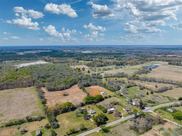 $395,000 | 48 County Road 2360, Bagwell, TX 75412