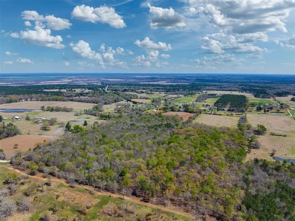 $395,000 | 48 County Road 2360, Bagwell, TX 75412
