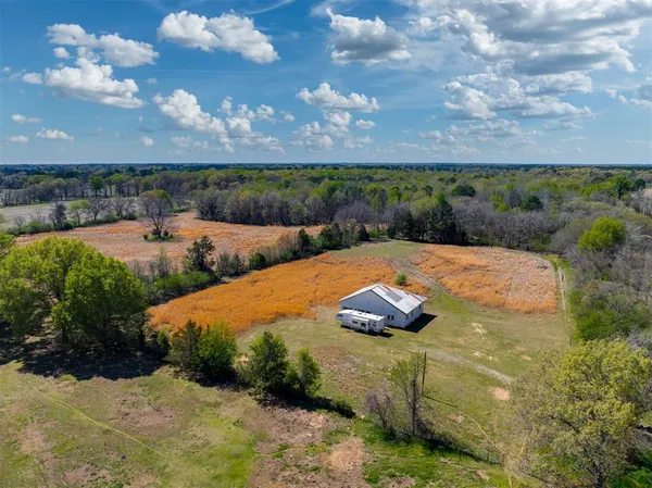 $395,000 | 48 County Road 2360, Bagwell, TX 75412